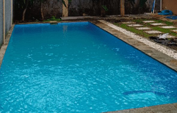 Perawatan kolam renang di Kemang, Jakarta Selatan