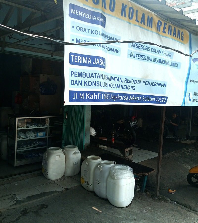 Toko kolam renang Permata Asia Pool yang berlokasi di Jagakarsa, Jakarta Selatan