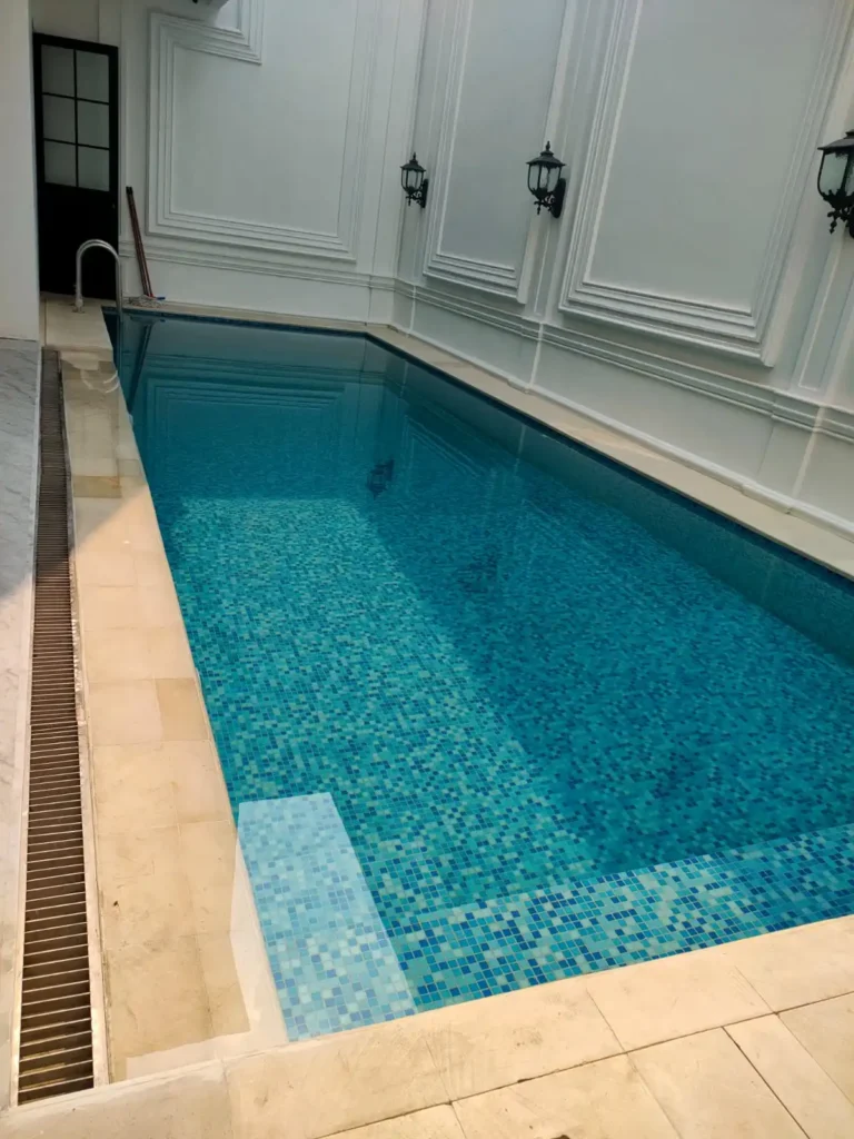 jasa pembersih kolam renang