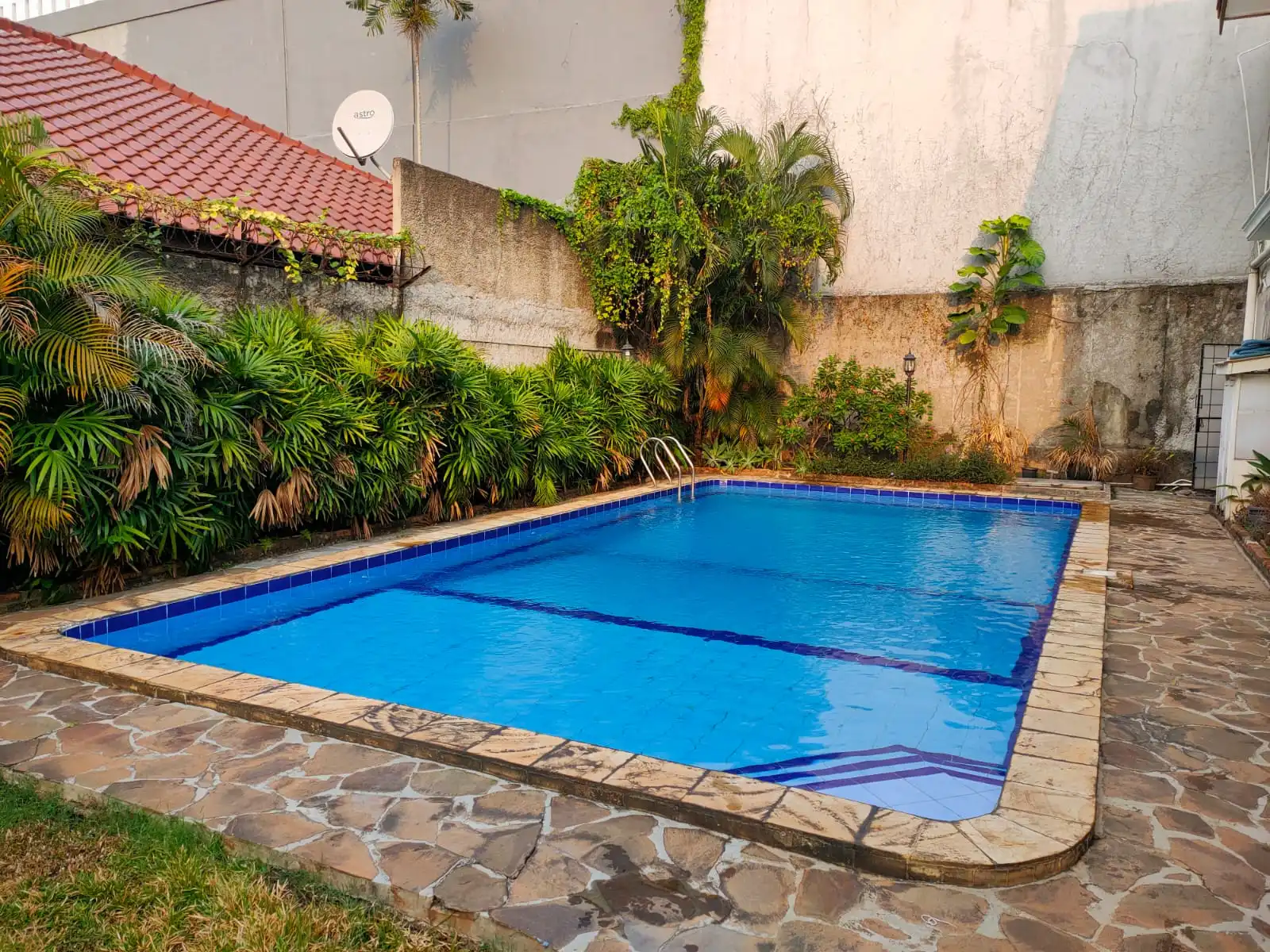 kedalaman kolam renang rumah
