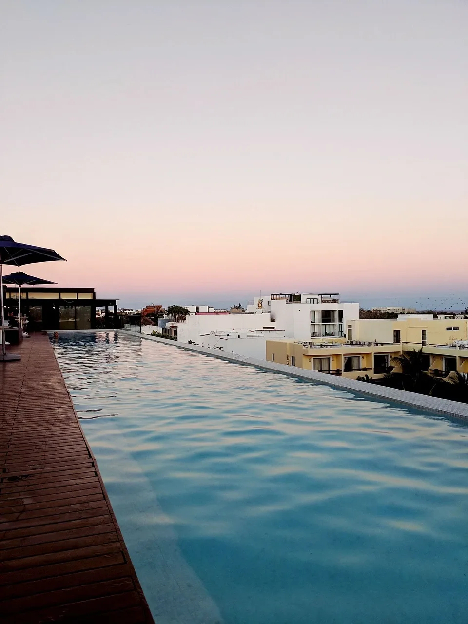 Kolam Renang Rooftop