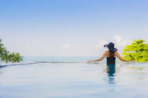 Kolam Renang Infinity Pool