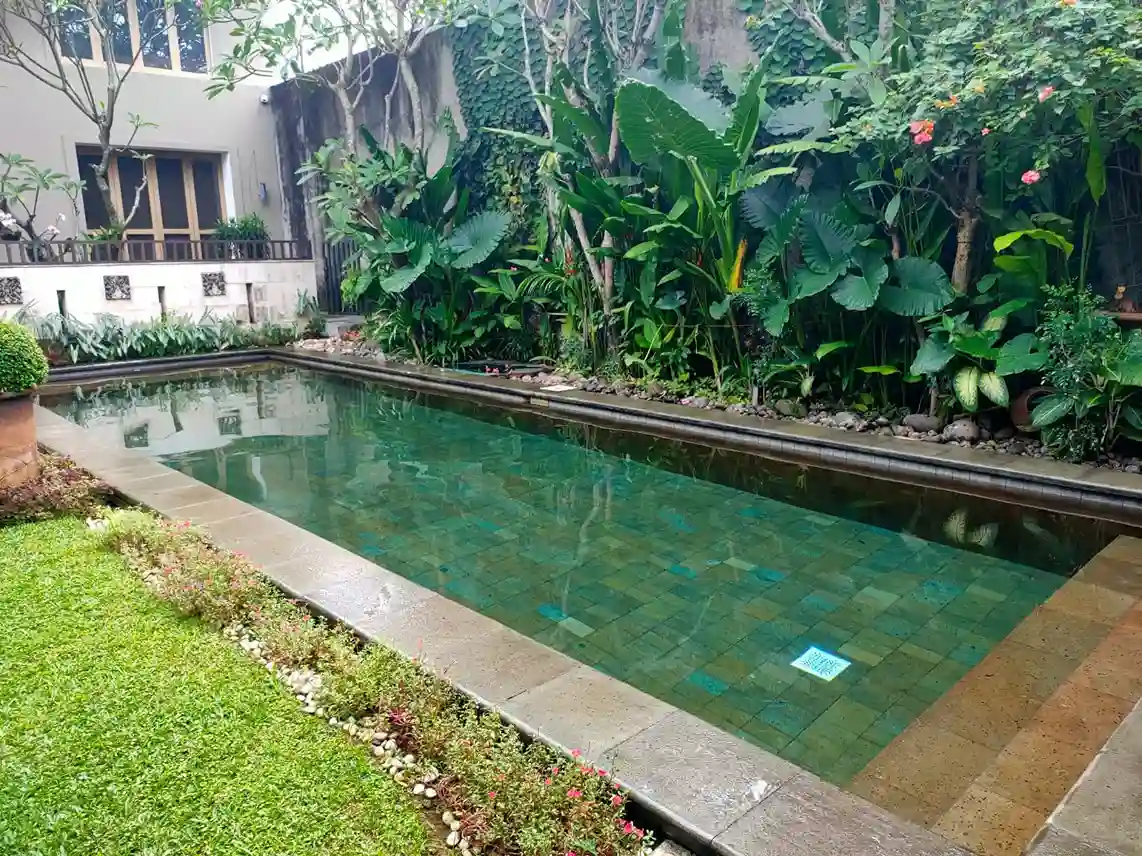 Kolam Renang Outdoor