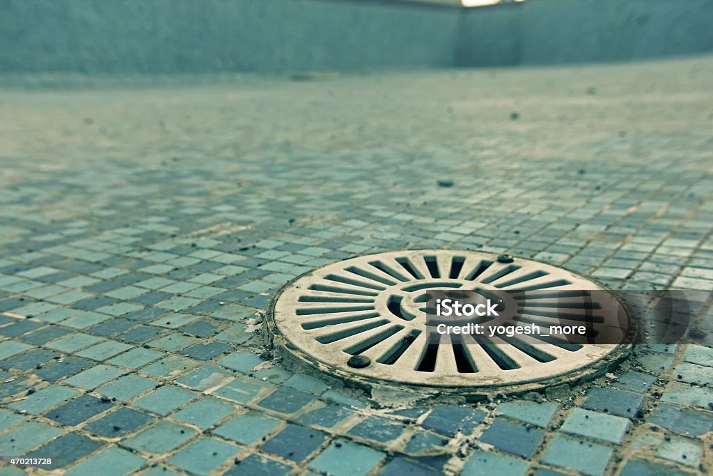 Main Drain Kolam Renang