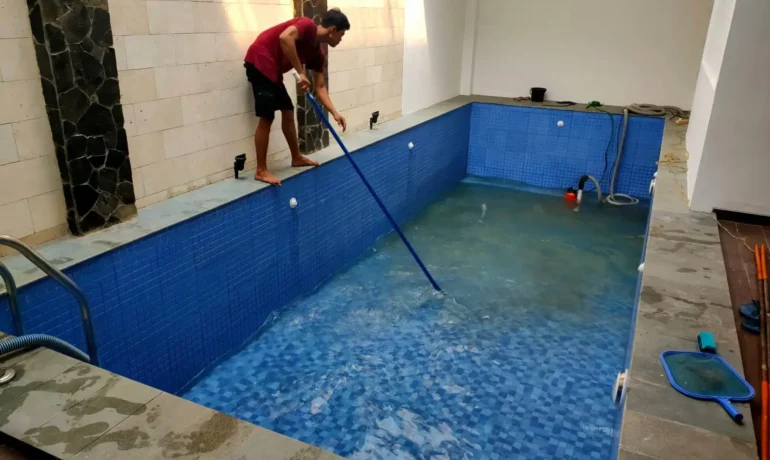 Proses Perawatan Kolam Renang