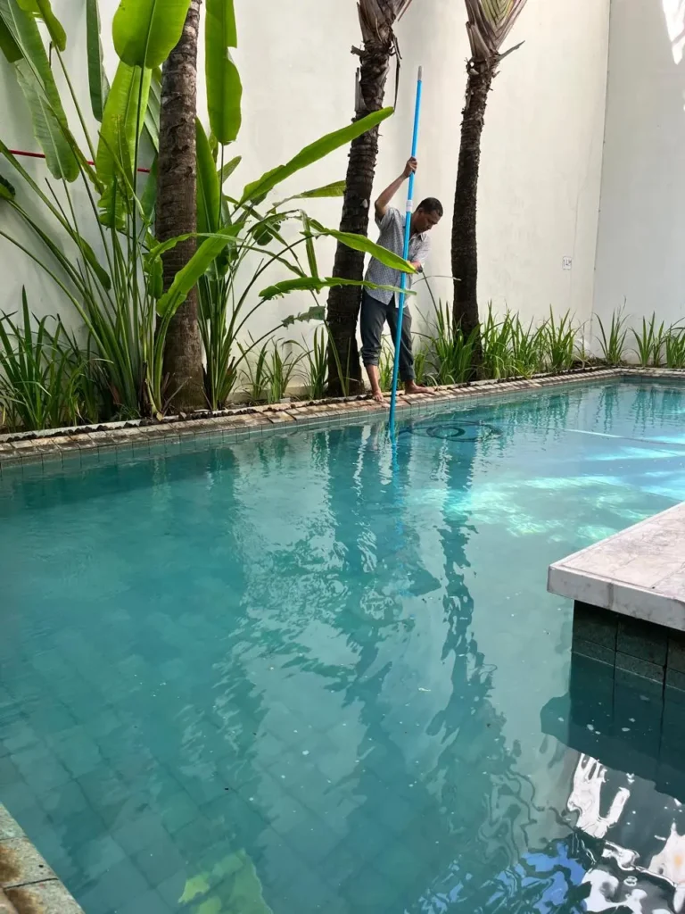 Perawatan Kolam Renang Murah