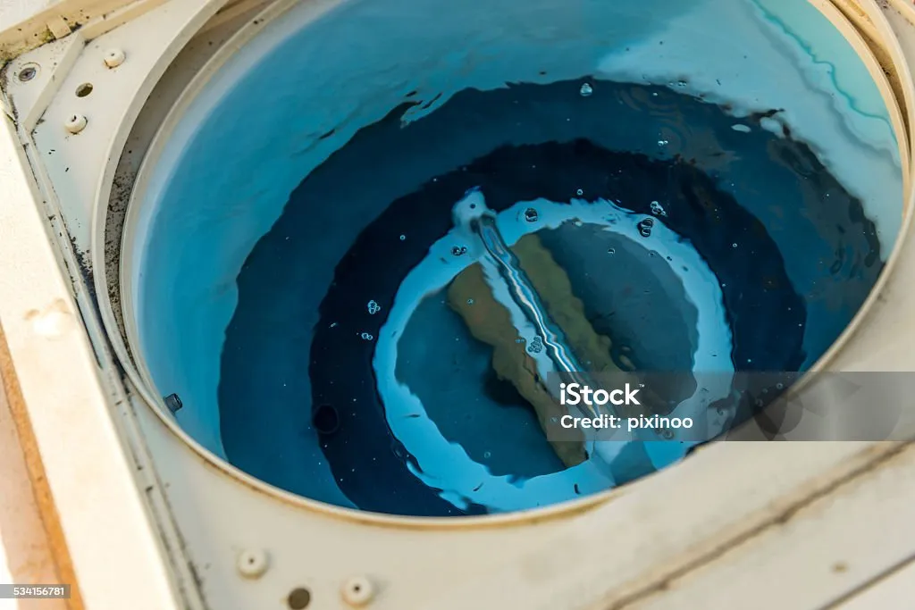 Filter yang ada di dalam box sistem filter air kolam renang